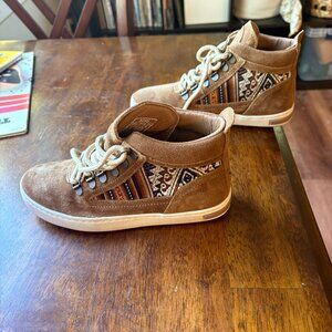 Never worn Inkkas Tan Suede Camping Boot